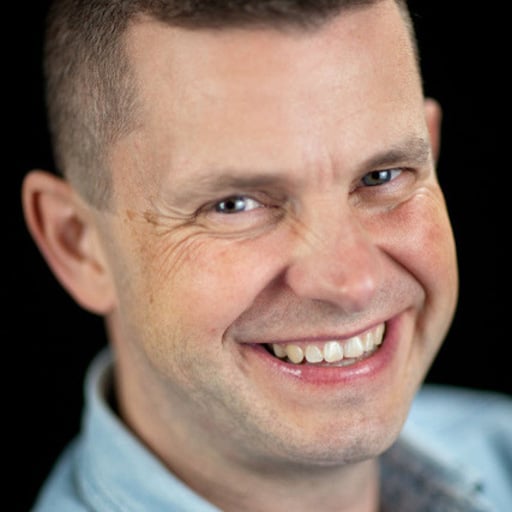 {{ picture_of_text }} {{ content.blog_author.display_name }}